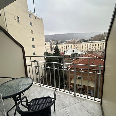 Family Hotel Vere Tower Tbilisi Esterno foto