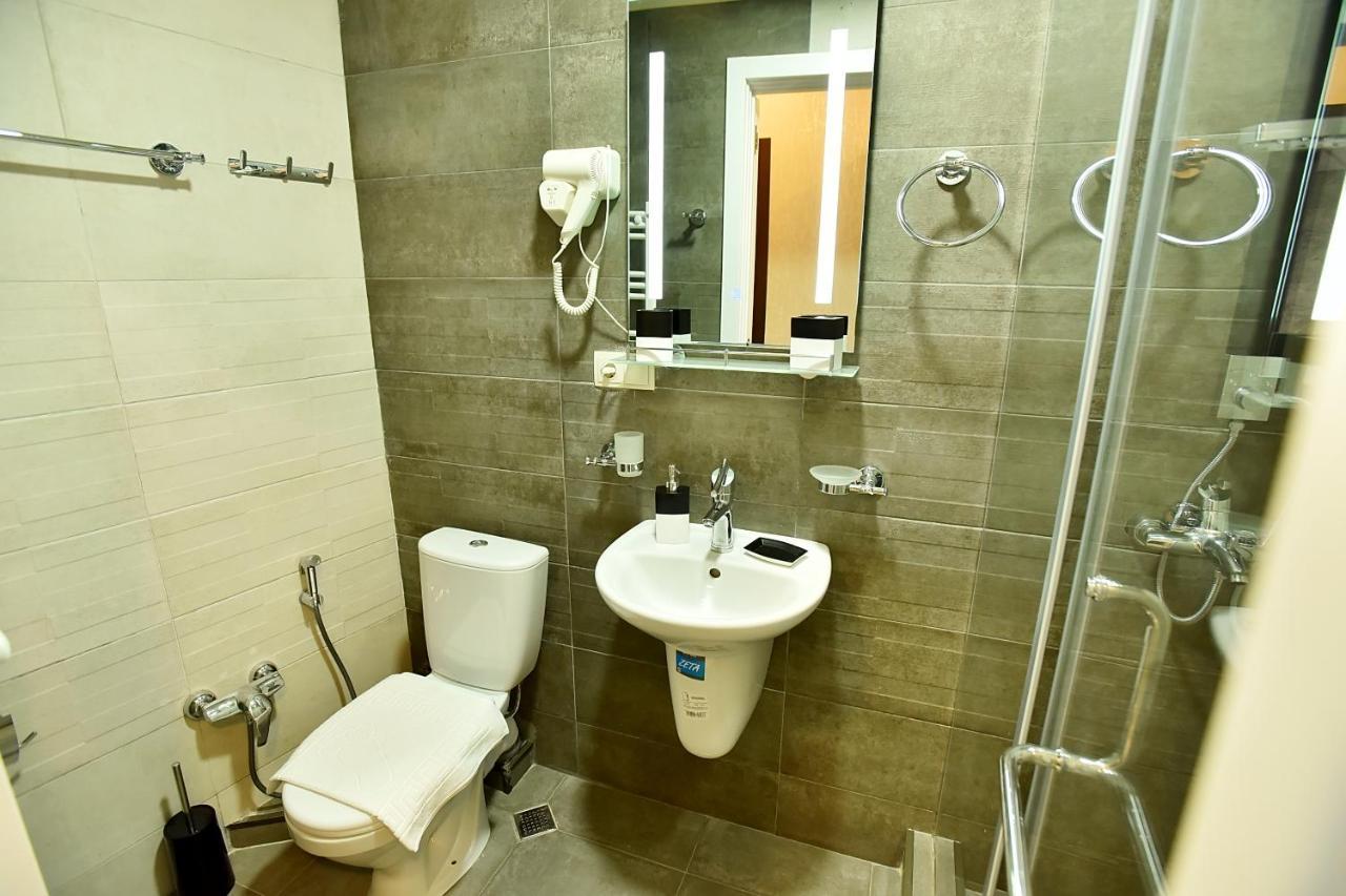 Family Hotel Vere Tower Tbilisi Esterno foto