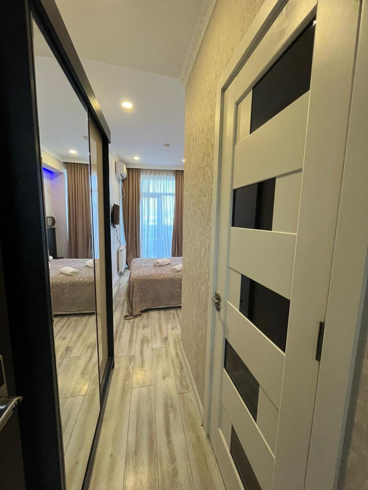 Family Hotel Vere Tower Tbilisi Esterno foto