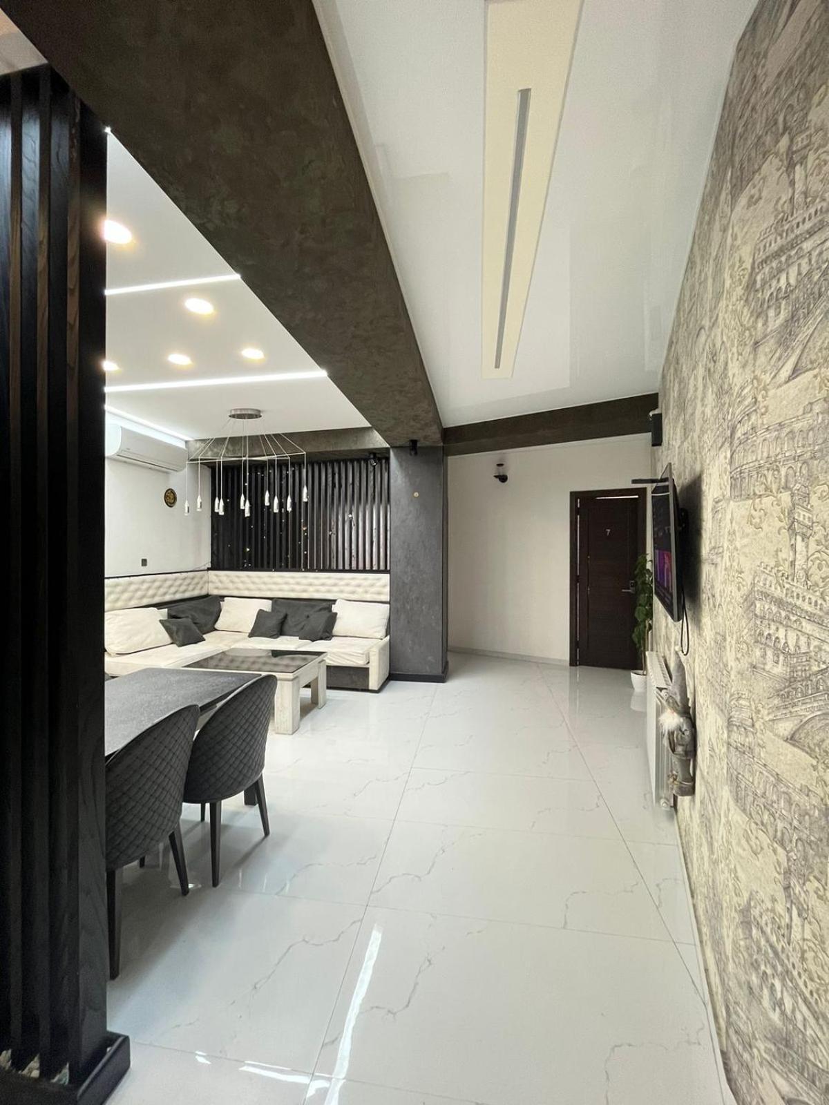 Family Hotel Vere Tower Tbilisi Esterno foto