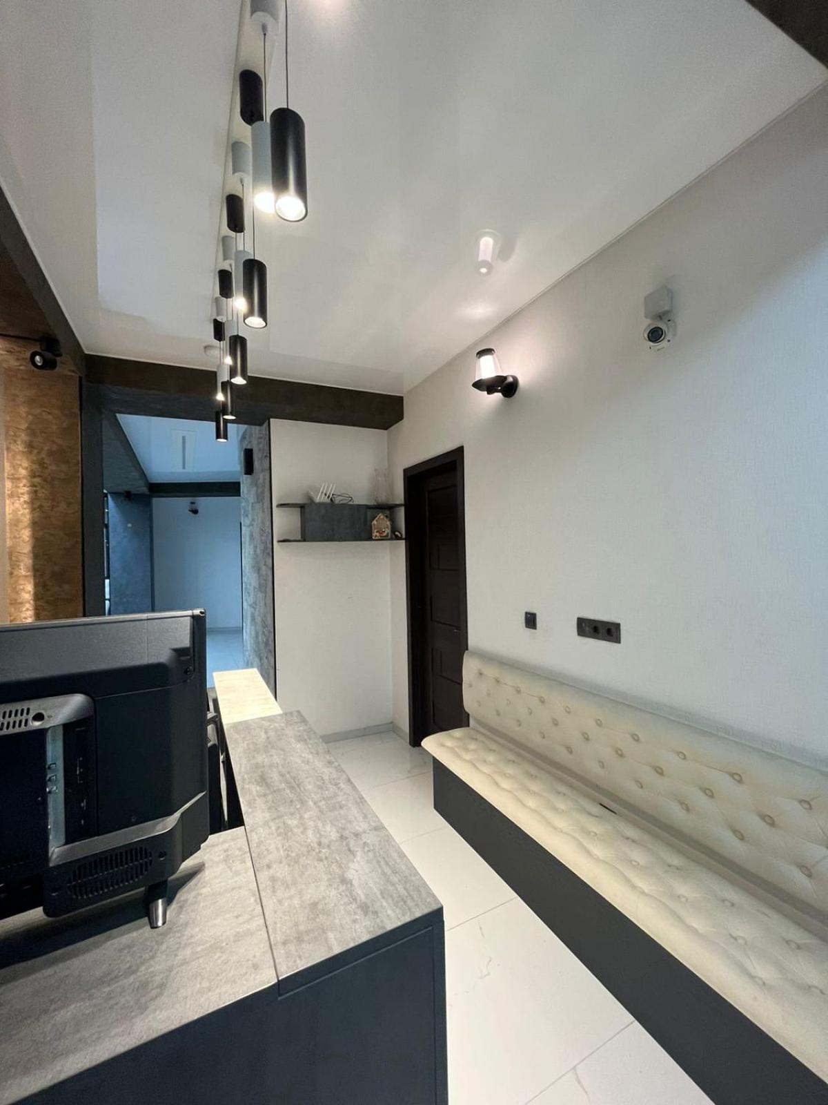 Family Hotel Vere Tower Tbilisi Esterno foto