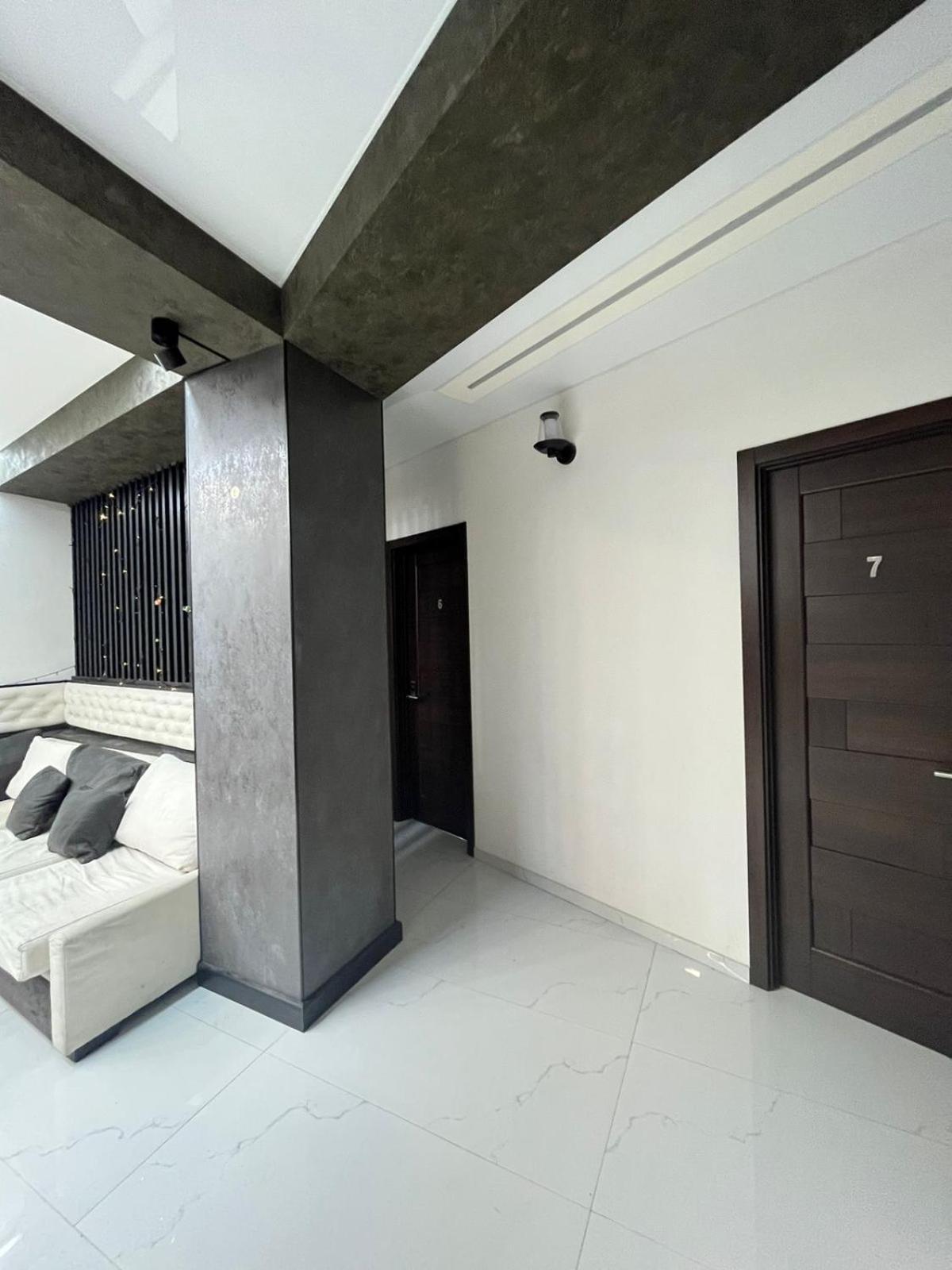 Family Hotel Vere Tower Tbilisi Esterno foto