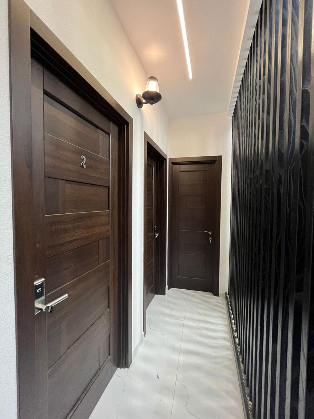 Family Hotel Vere Tower Tbilisi Esterno foto