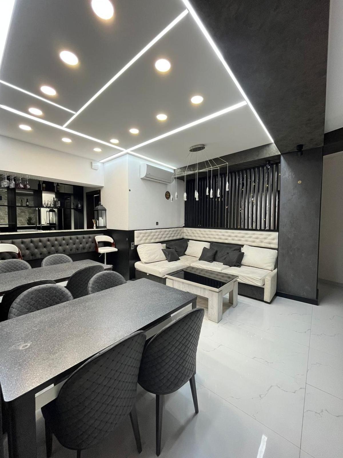 Family Hotel Vere Tower Tbilisi Esterno foto