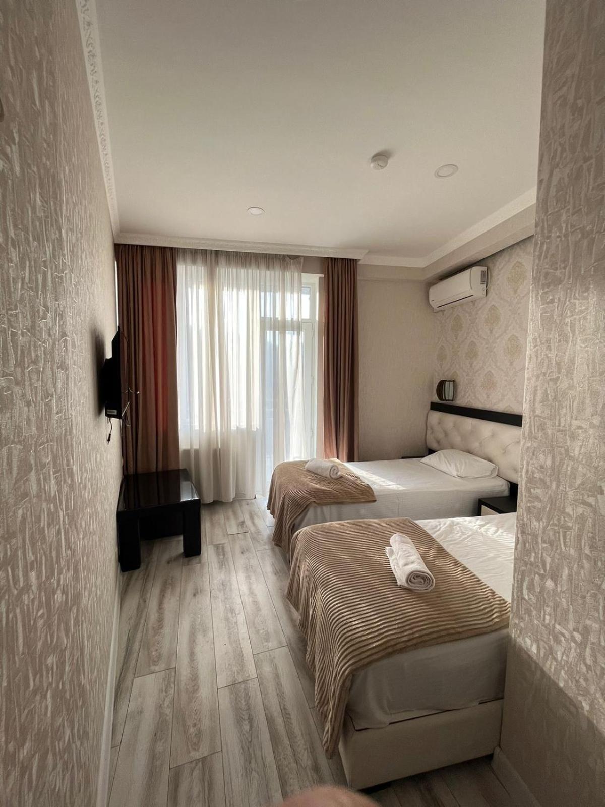 Family Hotel Vere Tower Tbilisi Esterno foto