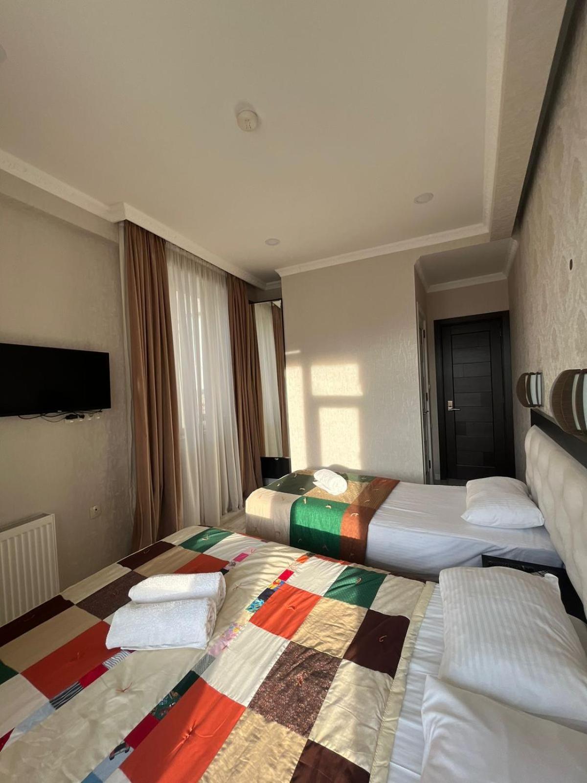 Family Hotel Vere Tower Tbilisi Esterno foto