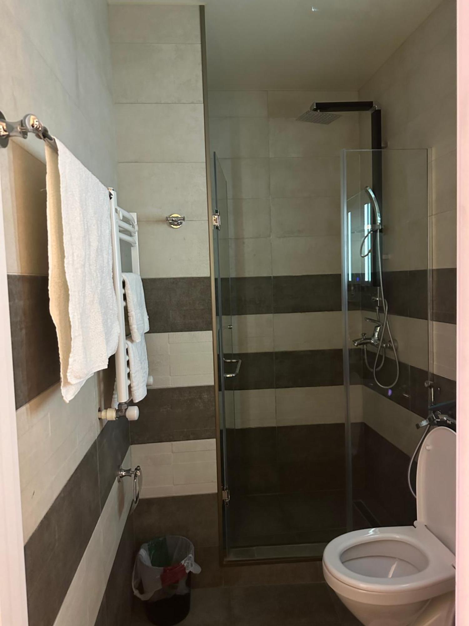 Family Hotel Vere Tower Tbilisi Esterno foto
