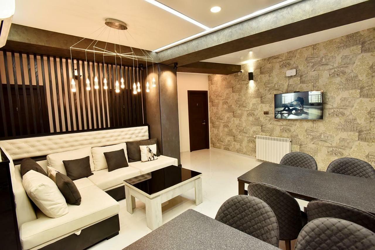 Family Hotel Vere Tower Tbilisi Esterno foto