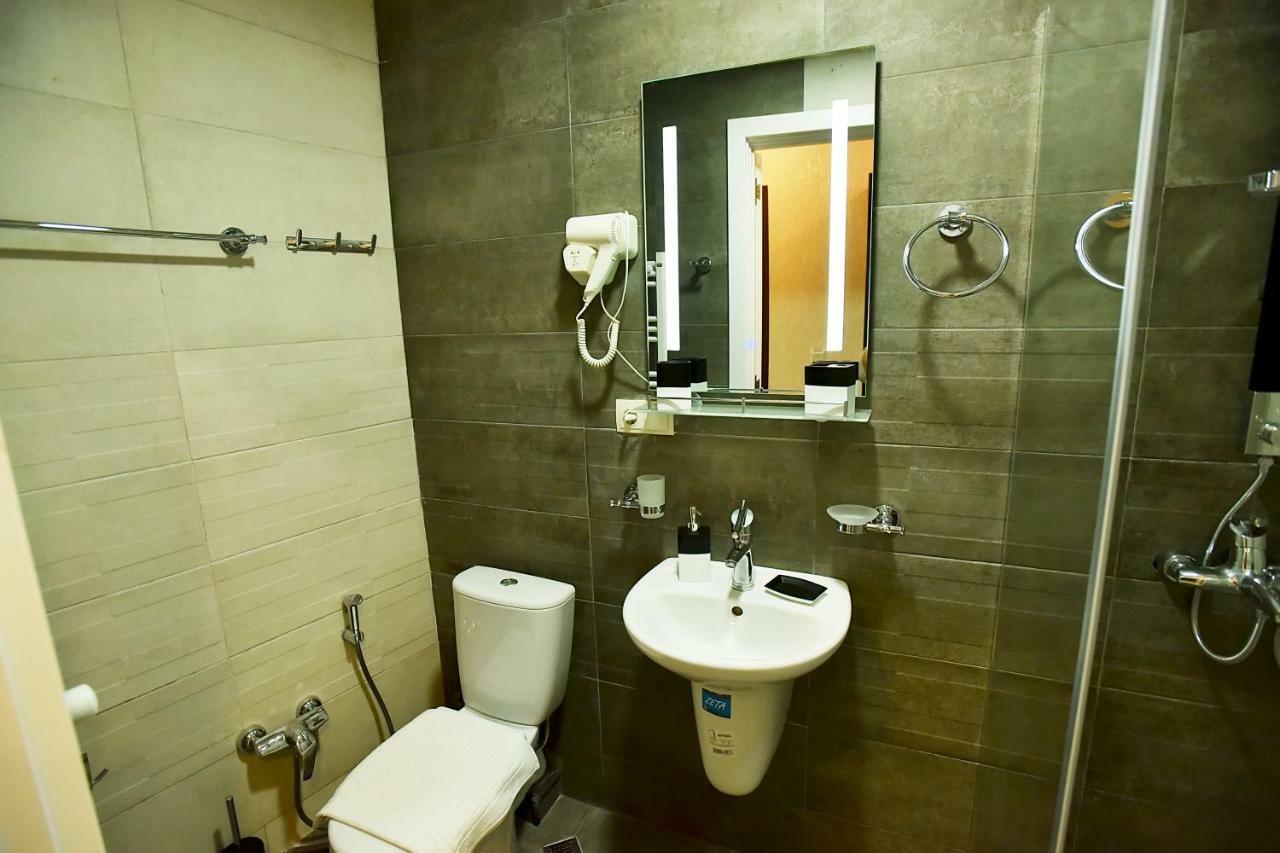 Family Hotel Vere Tower Tbilisi Esterno foto