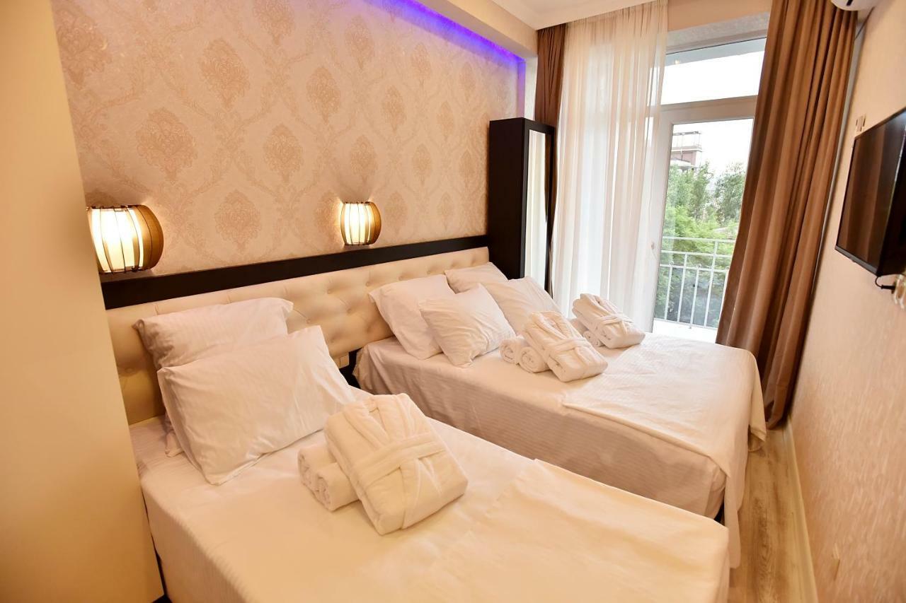 Family Hotel Vere Tower Tbilisi Esterno foto