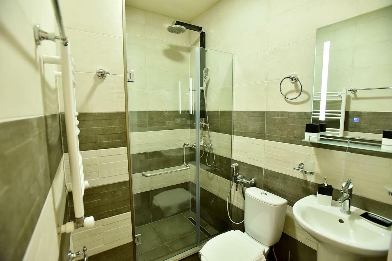 Family Hotel Vere Tower Tbilisi Esterno foto