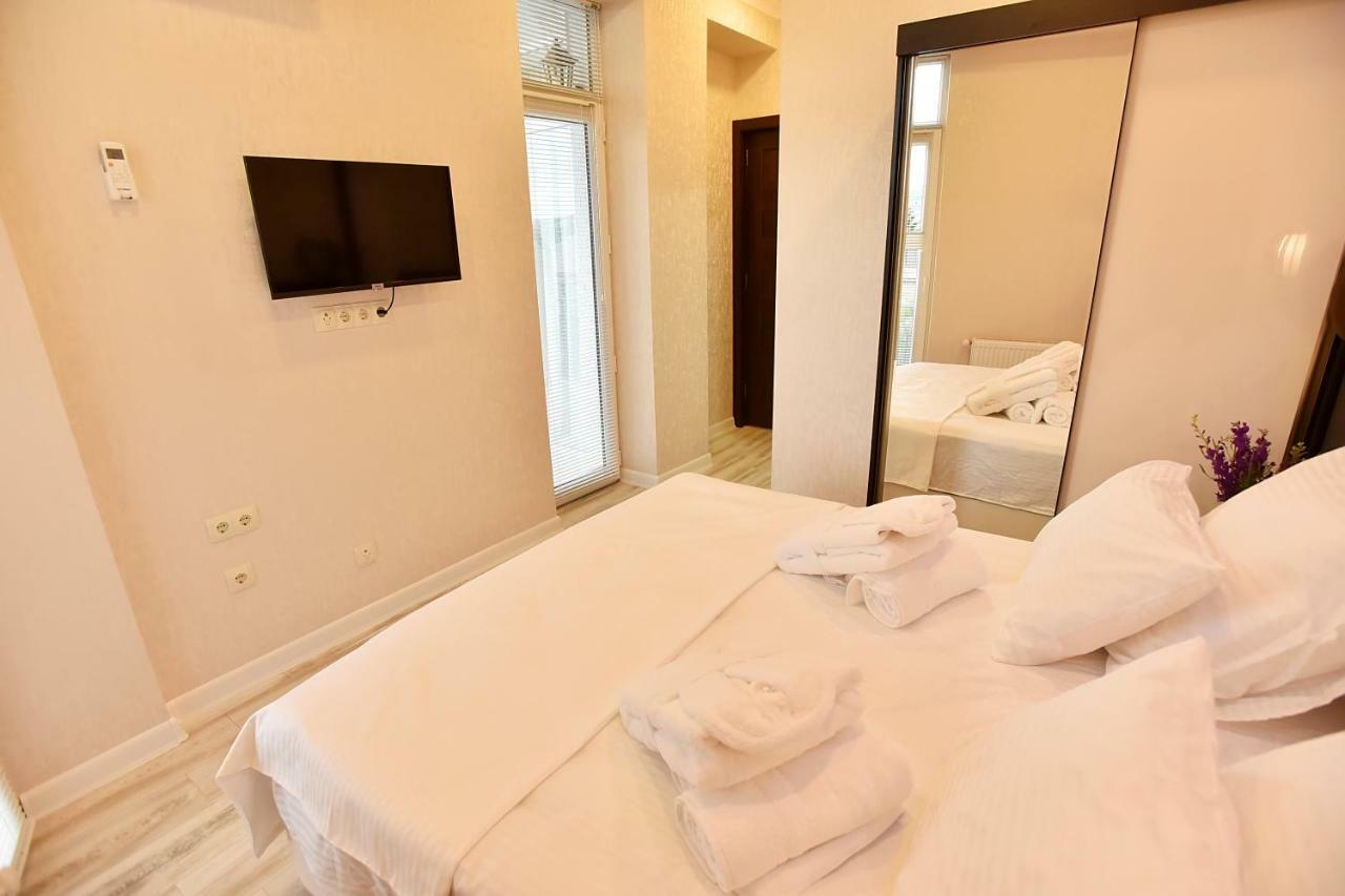 Family Hotel Vere Tower Tbilisi Esterno foto